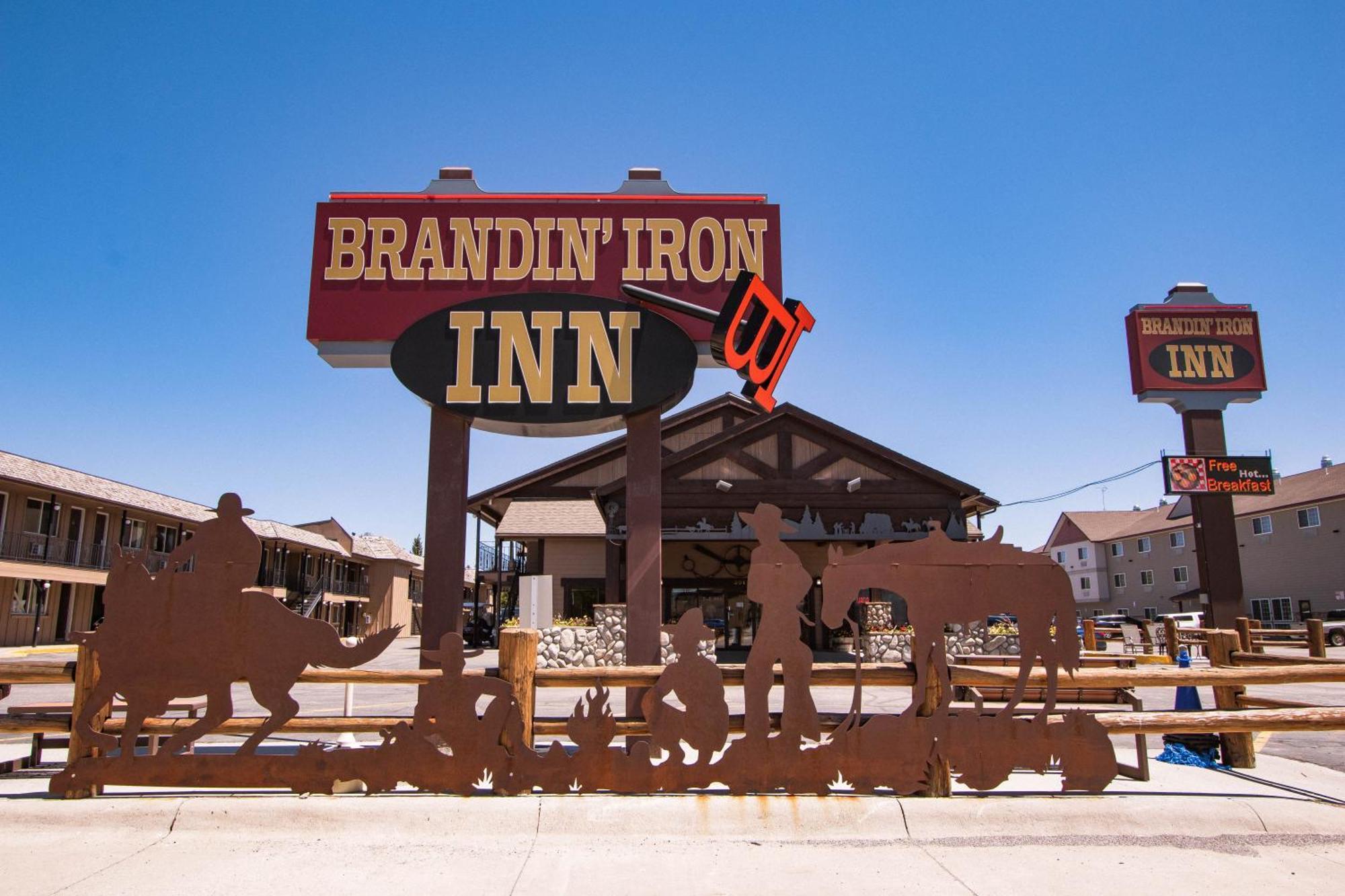 ווסט ילוסטון Brandin' Iron Inn מראה חיצוני תמונה